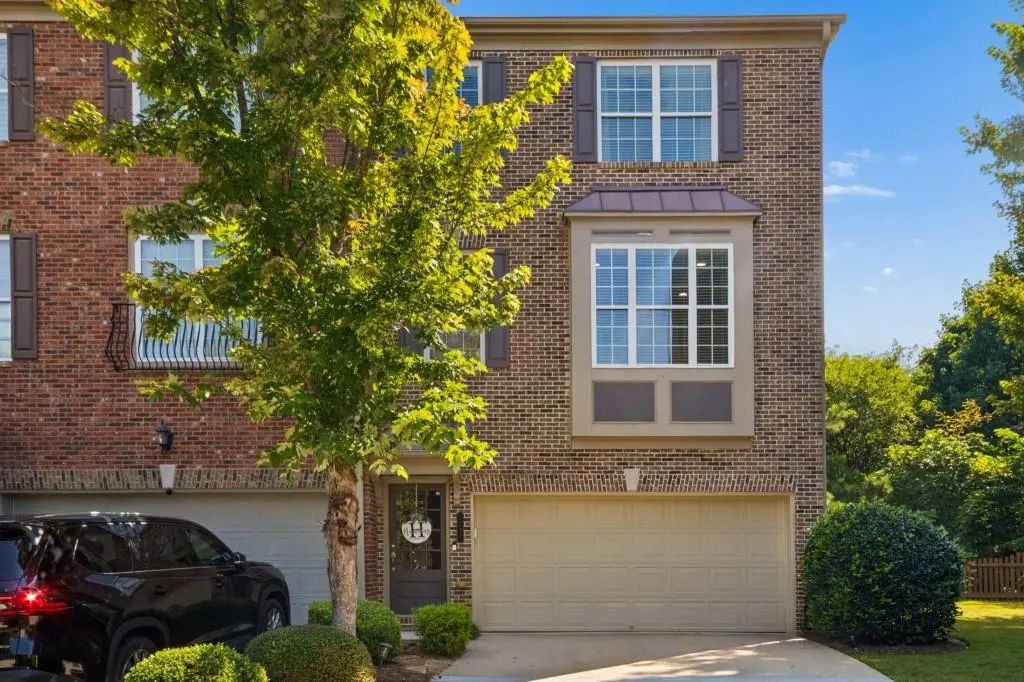 3237 Greenwood Oak Drive, Peachtree Corners