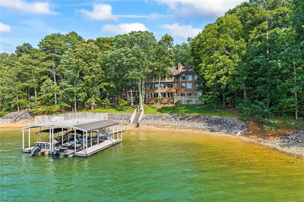 6576 Yacht Club Road, Flowery Branch