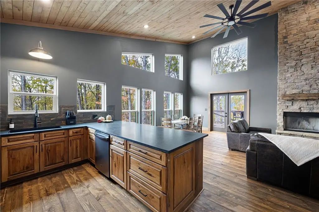 1250 Lost Forest Road, Ellijay