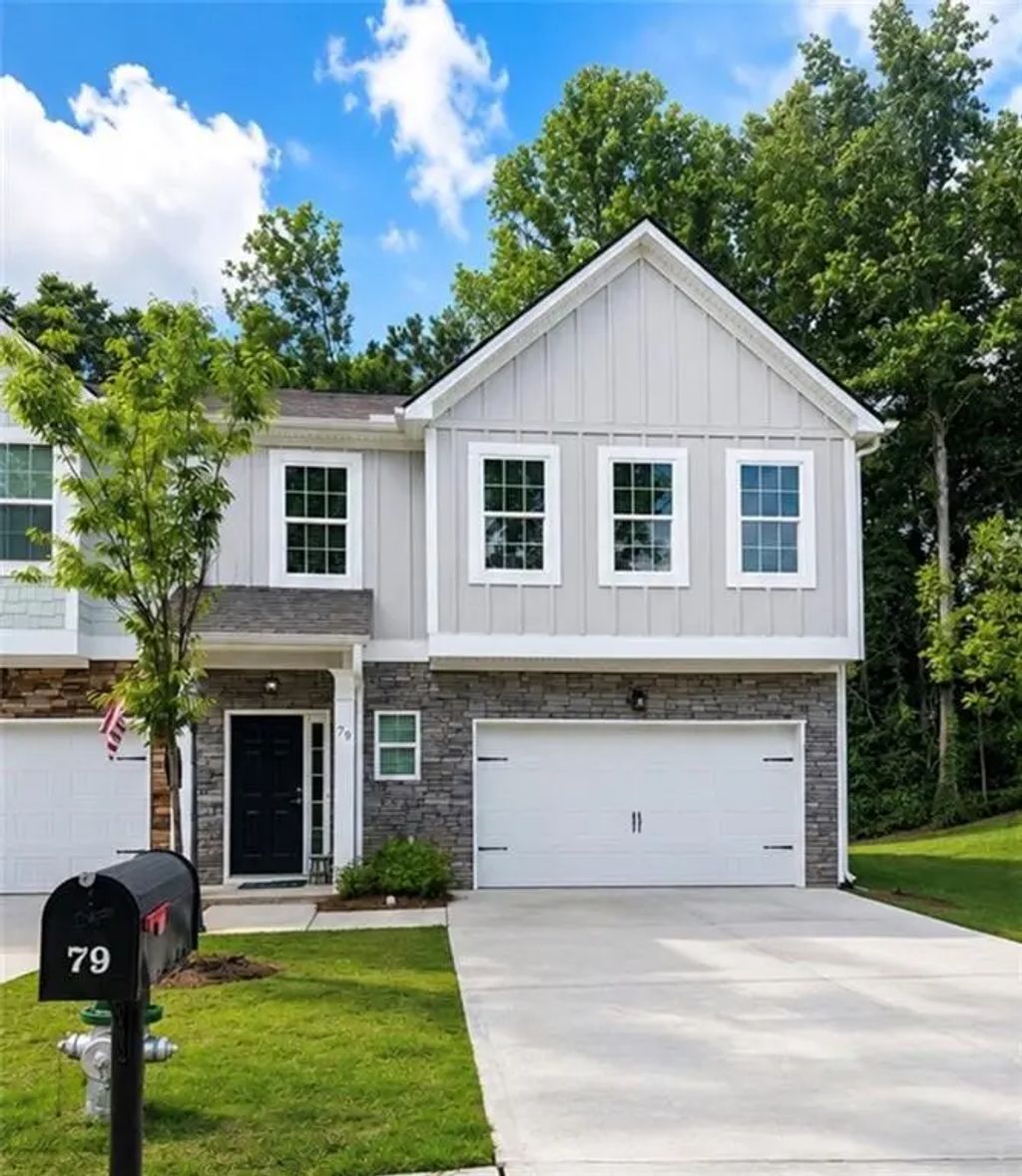 79 Portico Place, Newnan