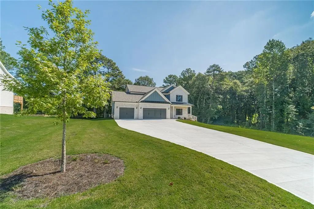 2736 Thomas View Court, Loganville