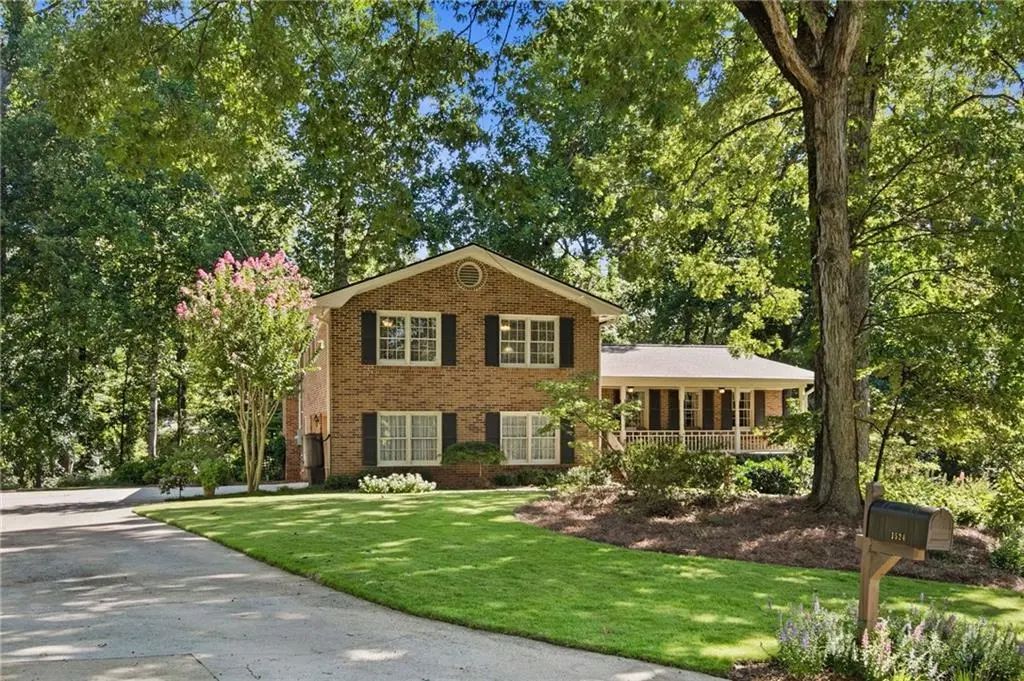 1524 Summerford Court, Dunwoody