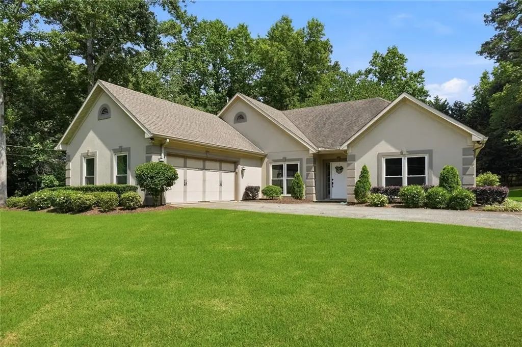 5804 County Court, Buford