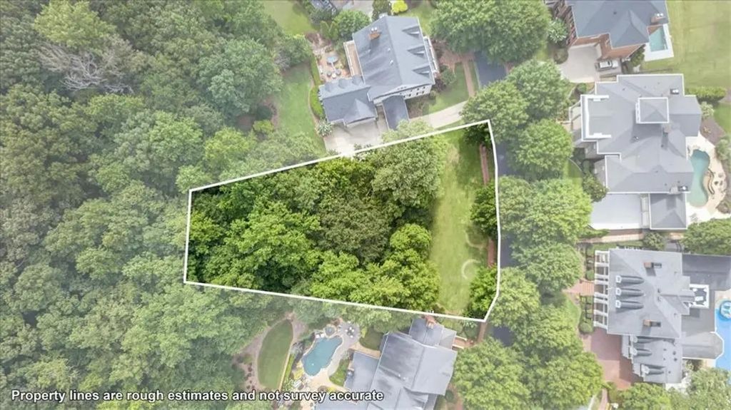 3119 W Addison Drive, Alpharetta