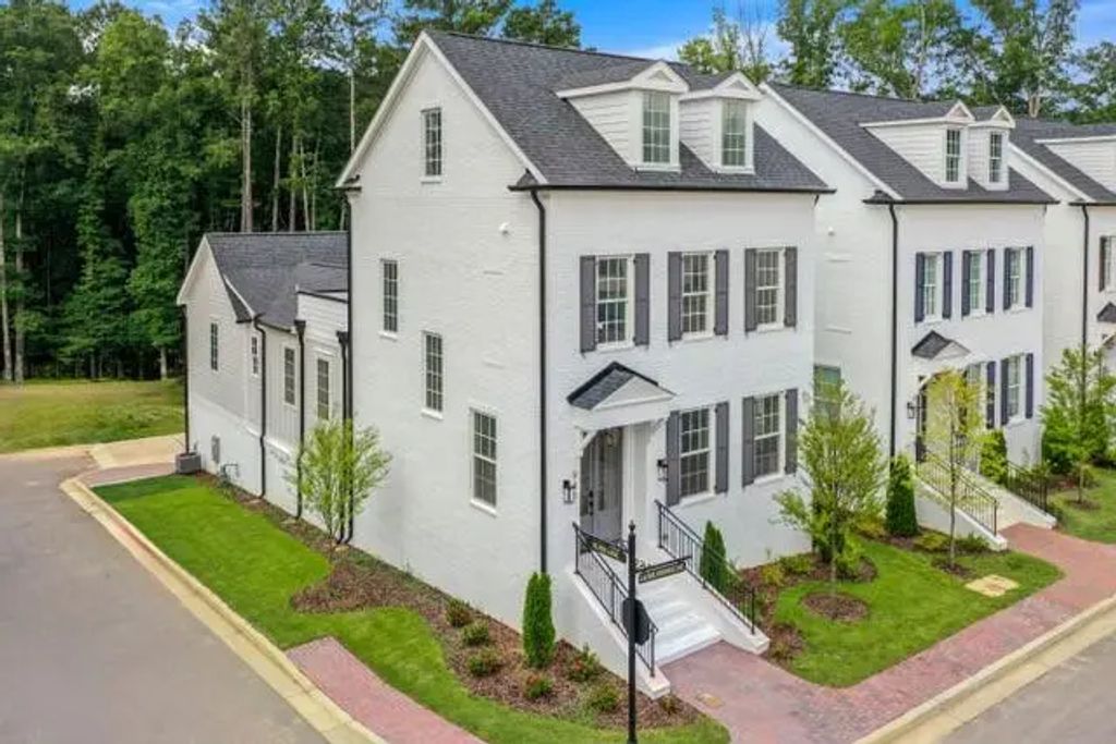 940 Laurel Brooke Avenue, Peachtree City
