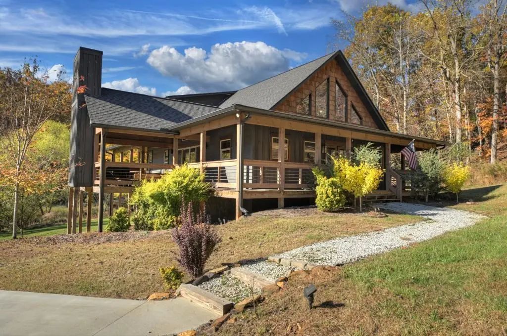 89 High Meadows Court, Morganton