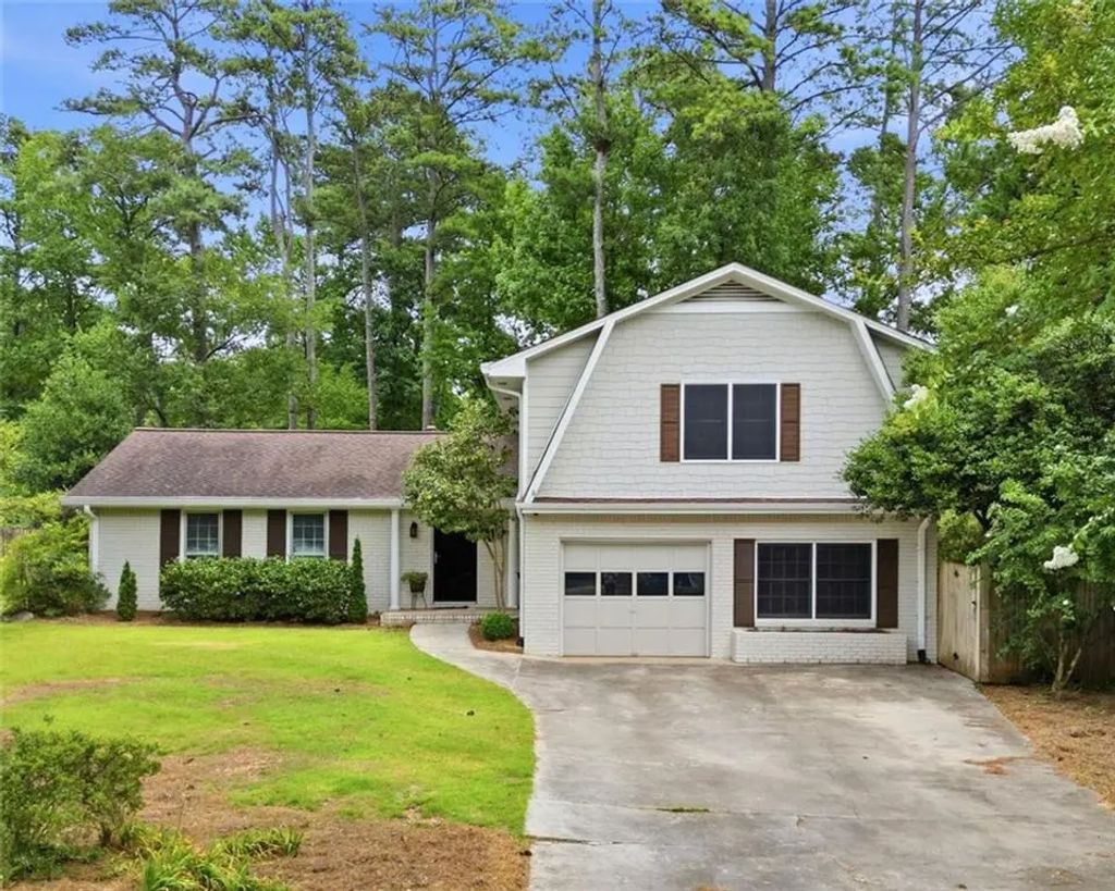 11555 Northgate Way, Roswell