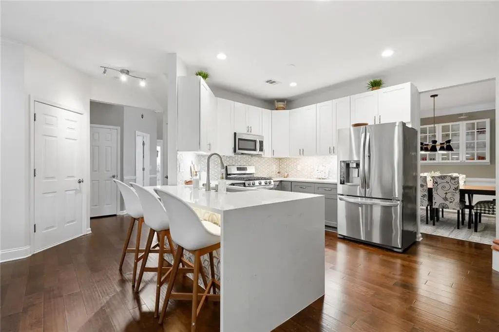 184 Parkstone Way, Marietta