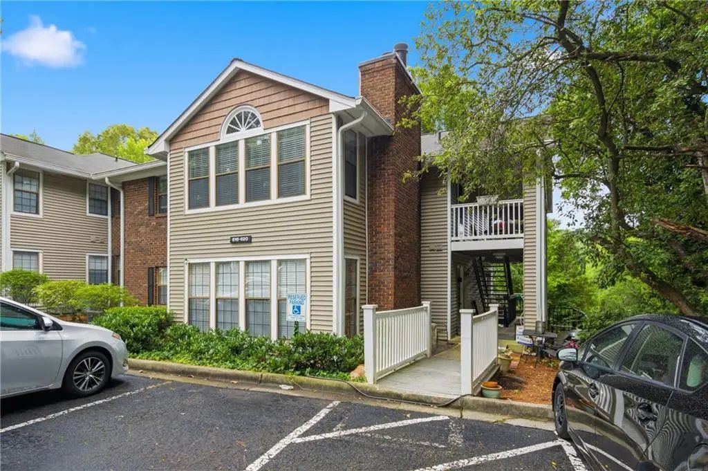 619 Barrington Hills Drive, Atlanta