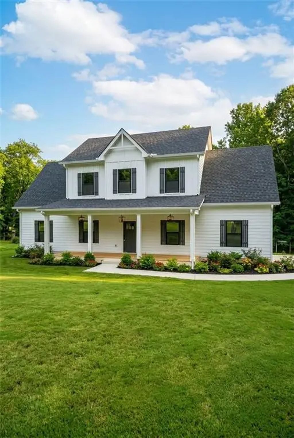 327 West Lane, Woodstock