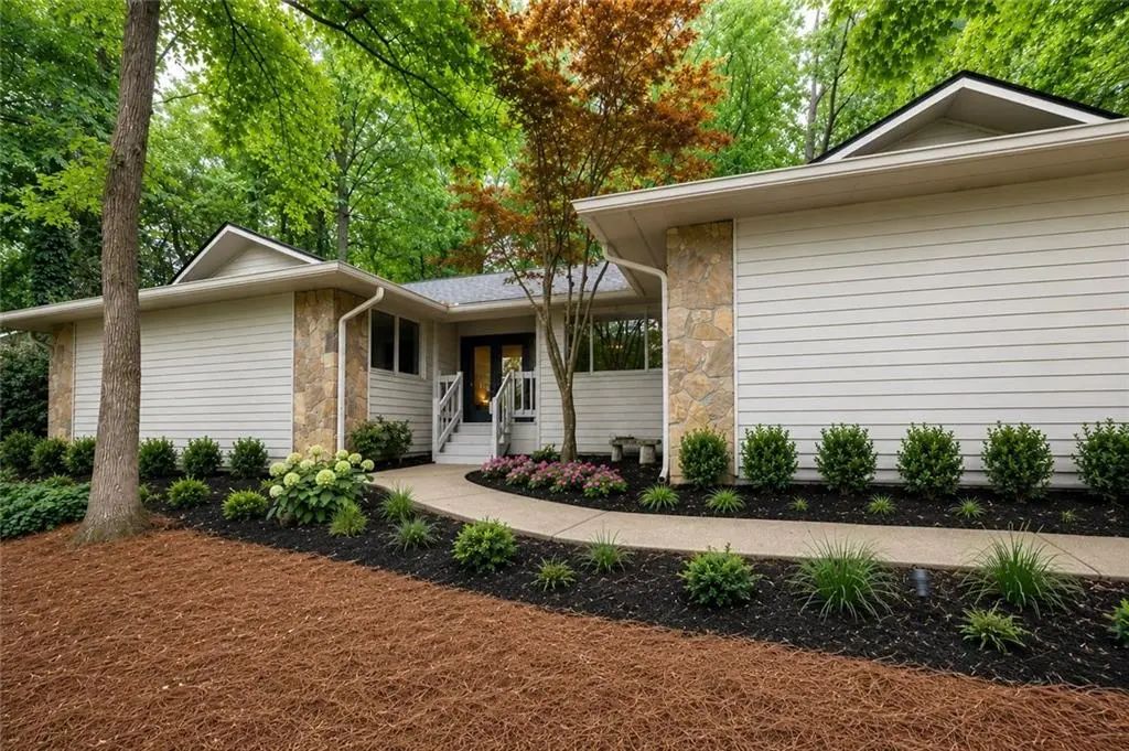 4198 Lake Rill Court, Marietta