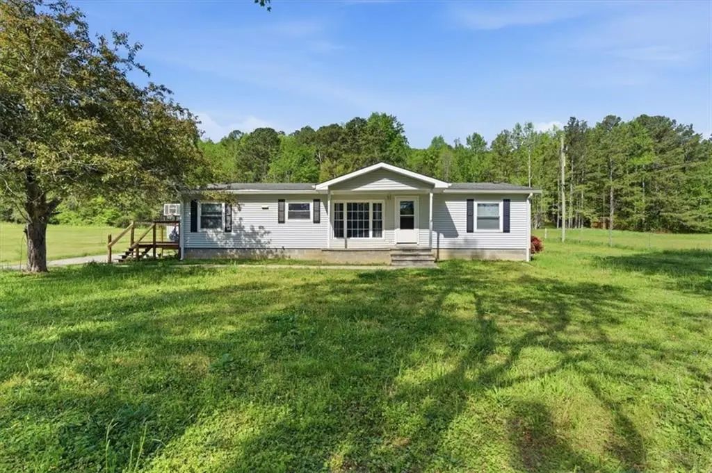 235 Kirk Road Nw, White