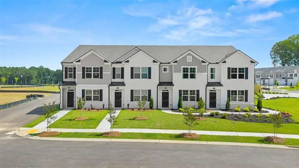 348 Sound Circle, Stockbridge