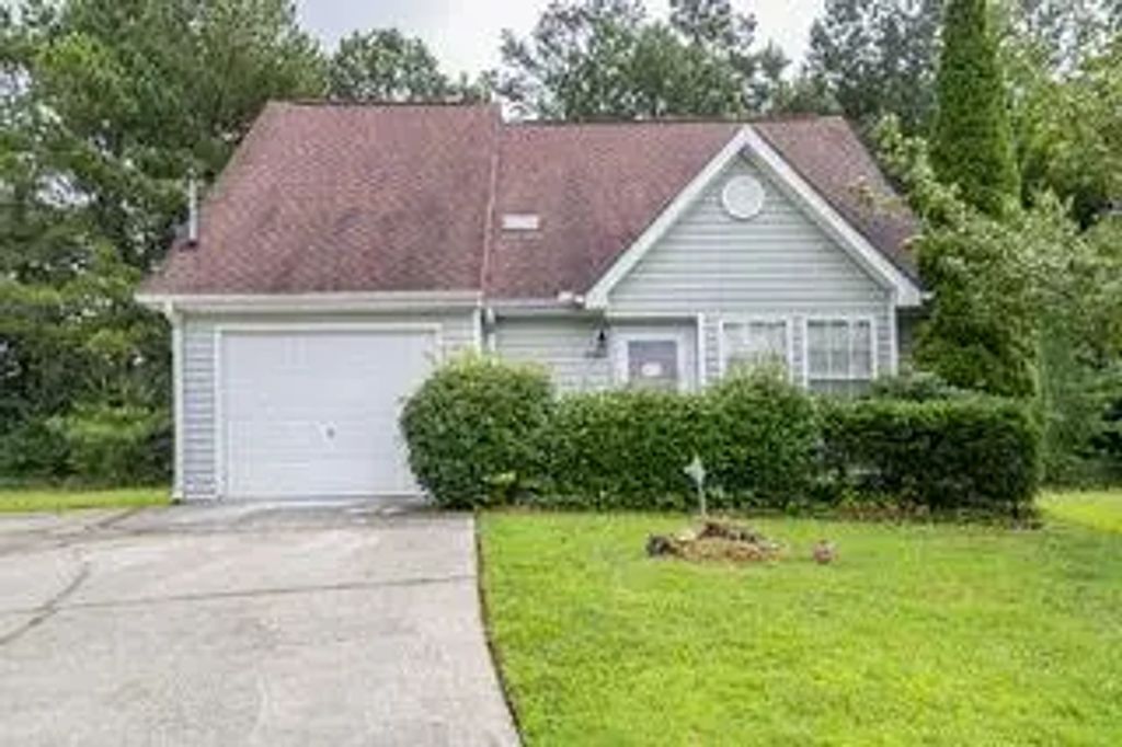 7382 Birch Hollow Place, Douglasville