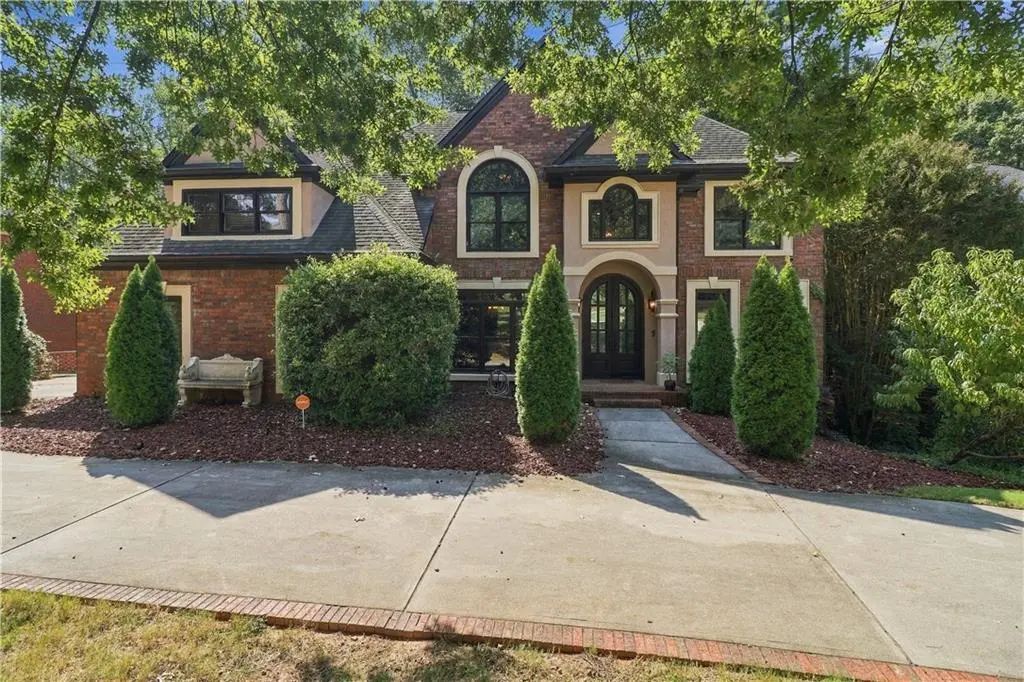 1300 Regency Center Drive, Atlanta
