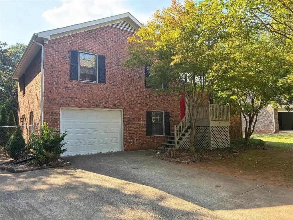 143 Stonybrook Court, Athens