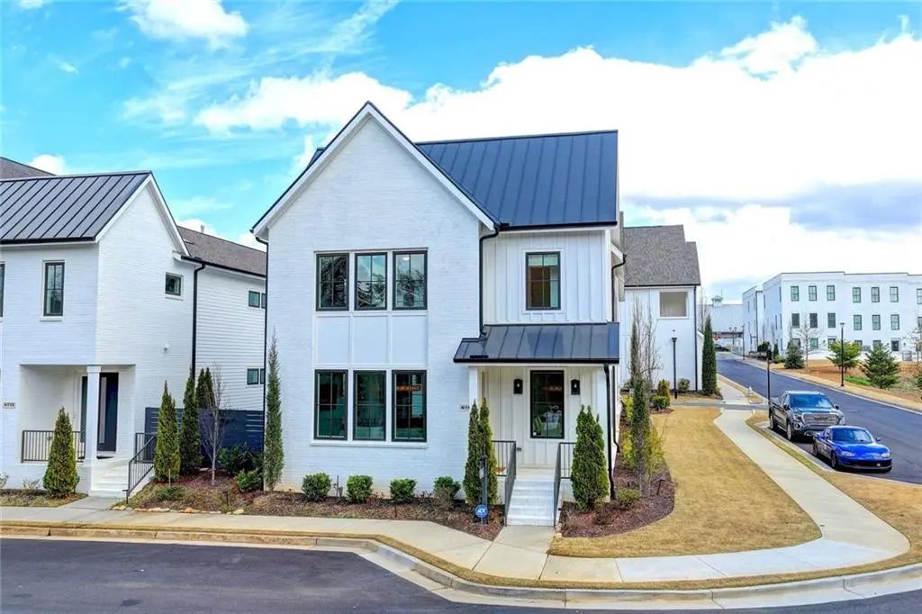 6785 Halcyon Way, Alpharetta