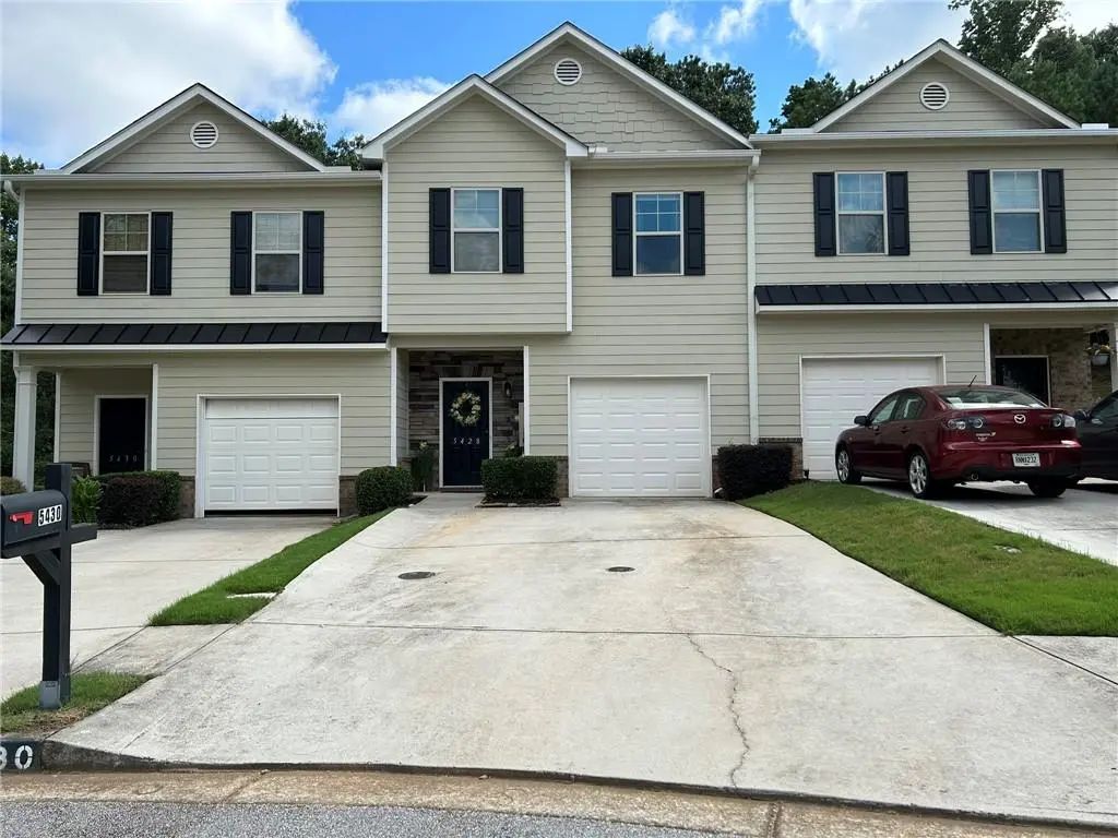 5428 Sycamore Court, Oakwood