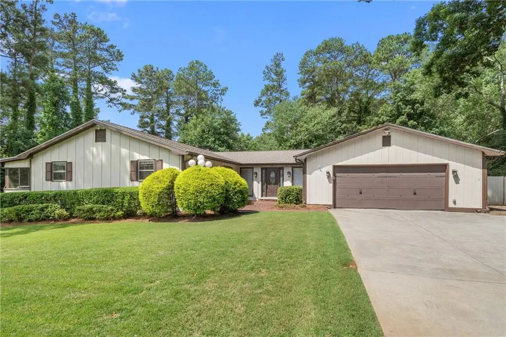 1204 Heritage Hills Circle, Snellville