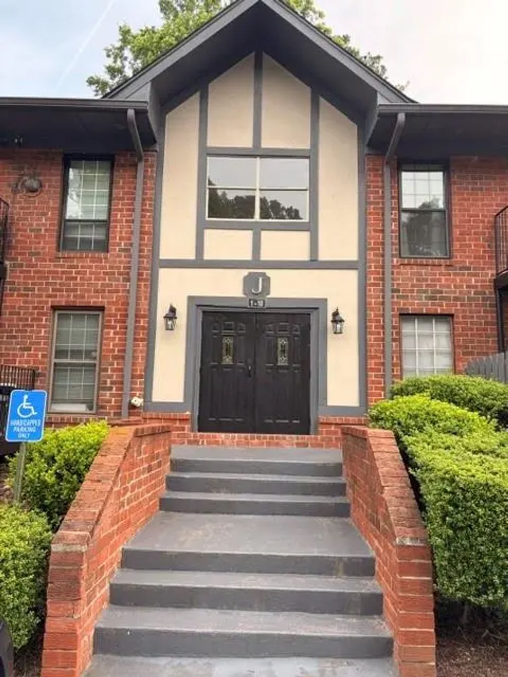 Unit J2 - 6851 Roswell Road, Sandy Springs