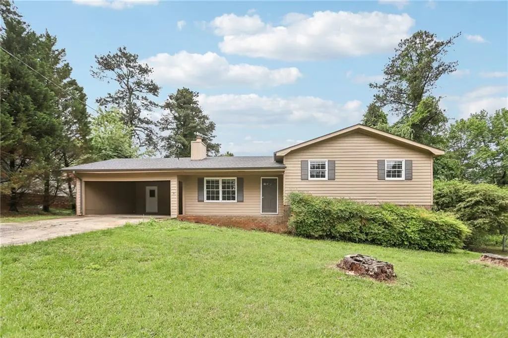 6041 Ridge Way, Douglasville