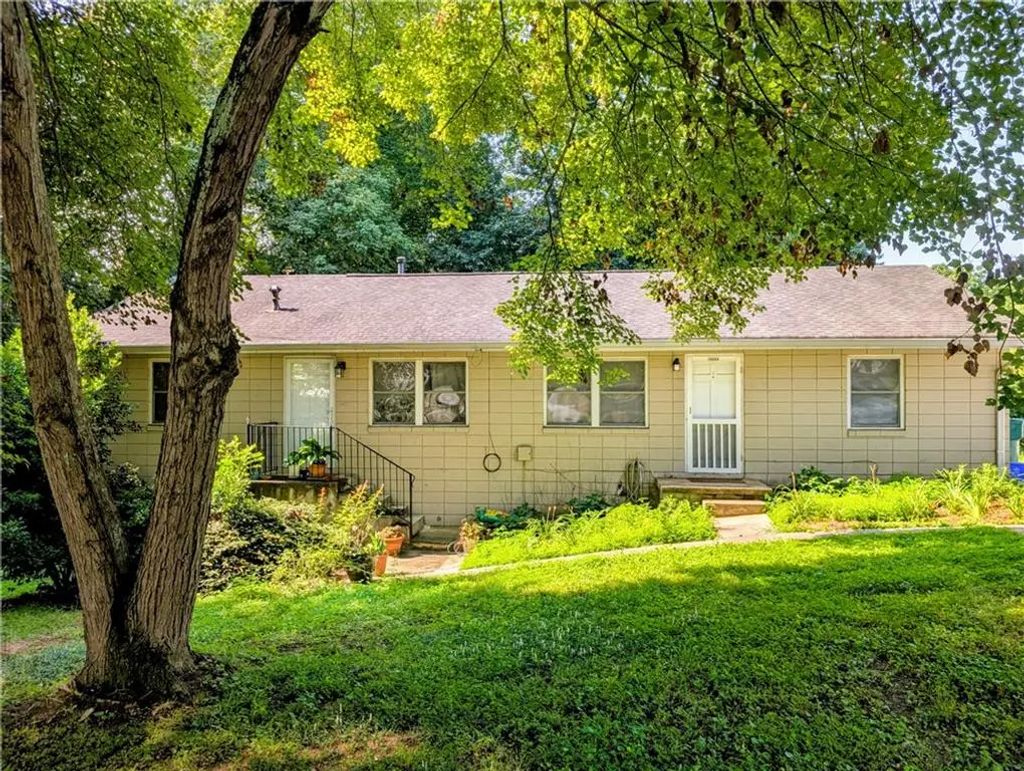 1066 Powder Springs Street Se, Smyrna