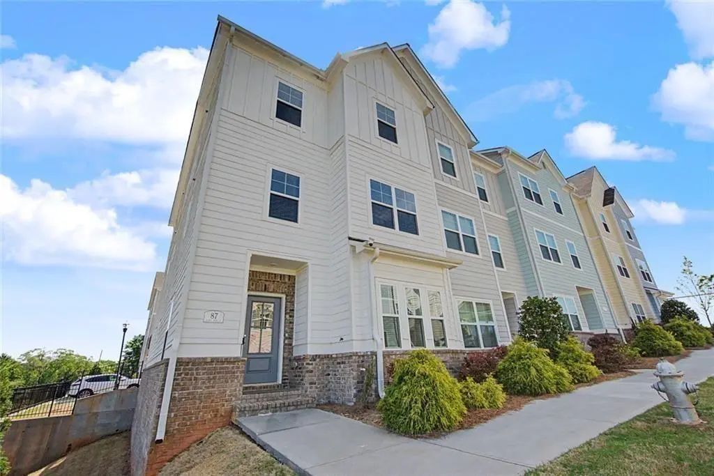 87 Rising Fawn Lane, Marietta
