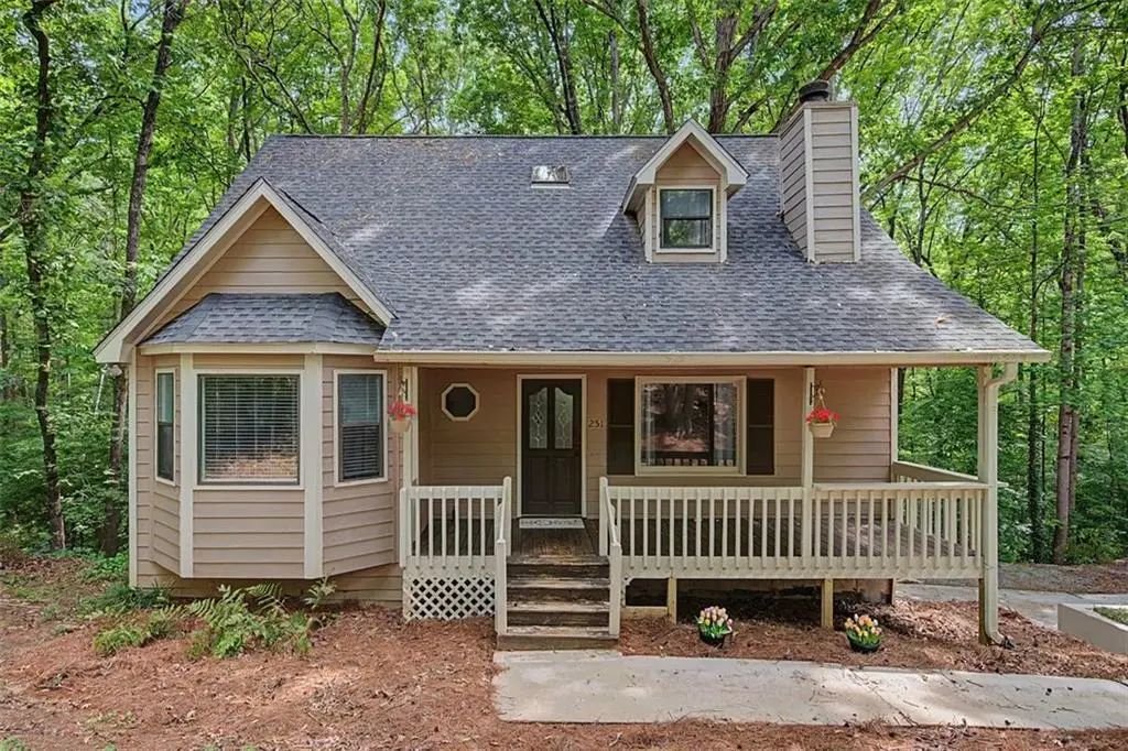 251 Paces Lakes Drive, Dallas