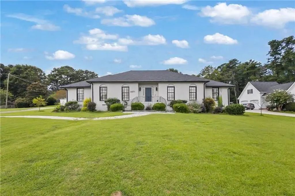 8671 Lake Forrest Drive, Douglasville