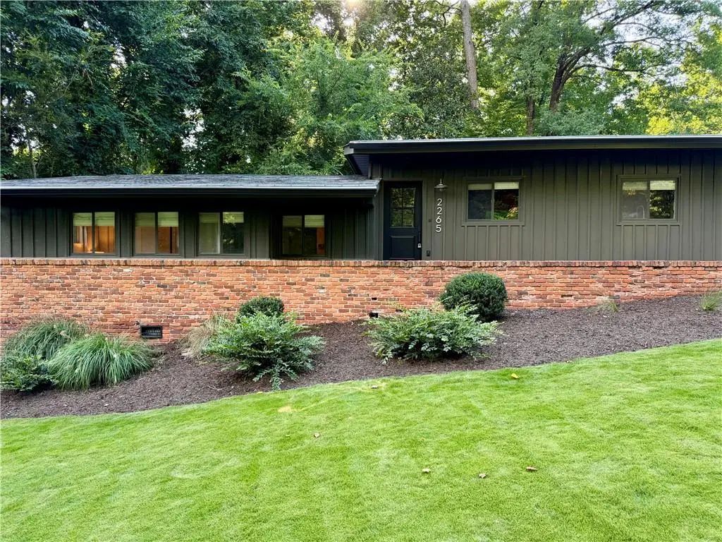 2265 Tanglewood Circle Ne, Atlanta