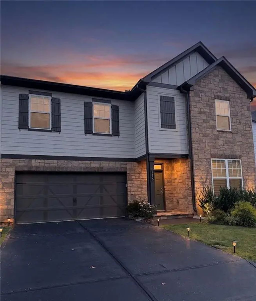 215 Foxhill Drive, Dawsonville