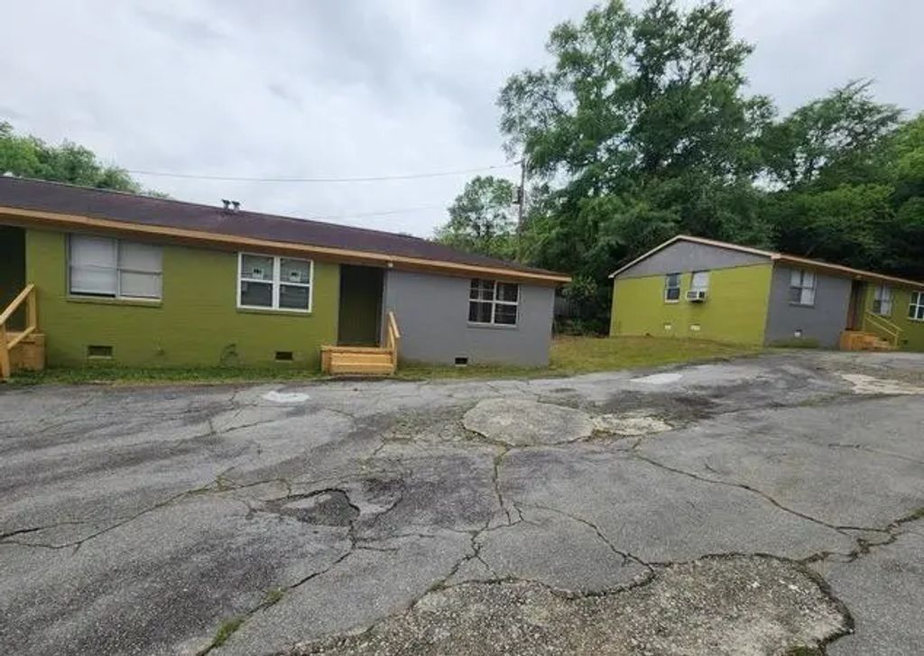 322 Rogers Place, Macon
