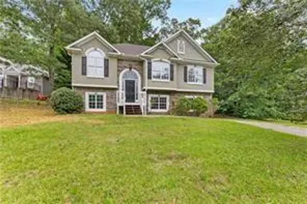 128 Hunters Pointe Court, Villa Rica