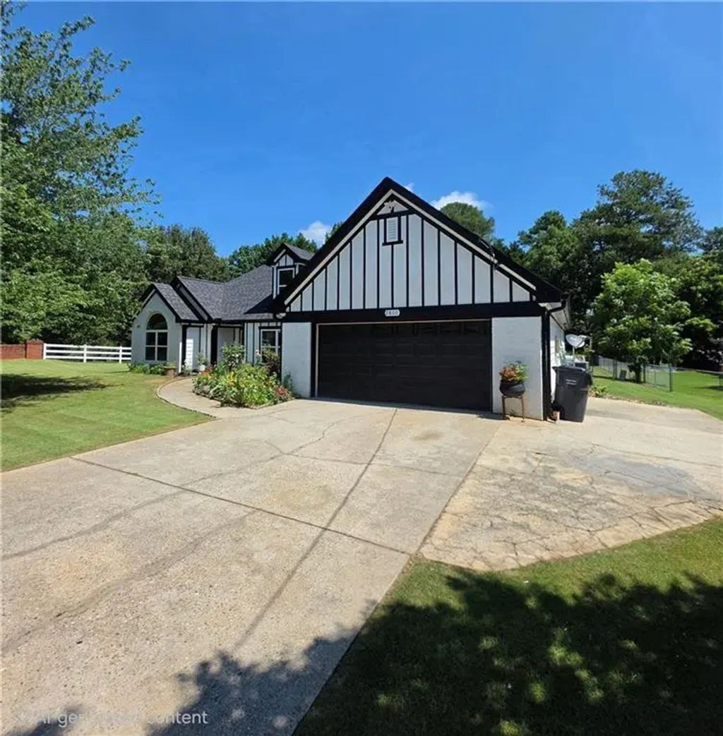 2800 Cove Crossing Drive, Lawrenceville