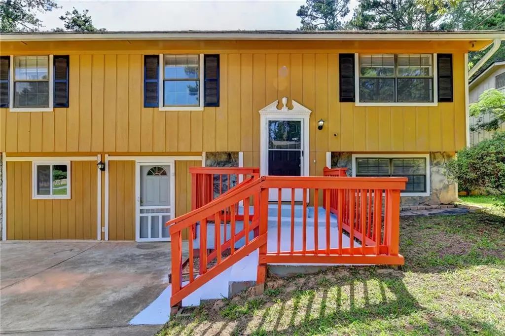 2484 Rhoanoke Drive, Duluth