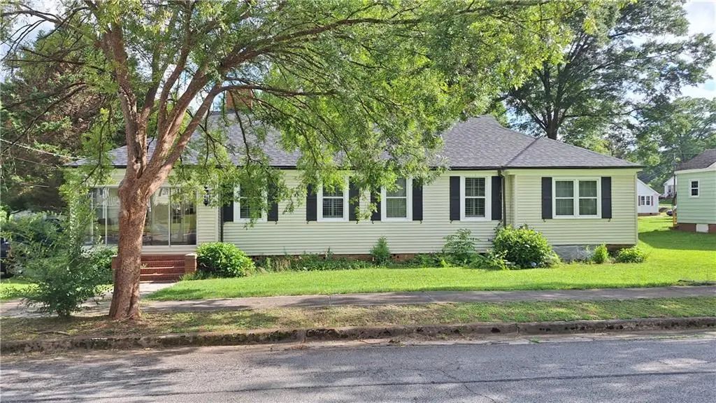 3349 Bloomfield Avenue, Clarkdale