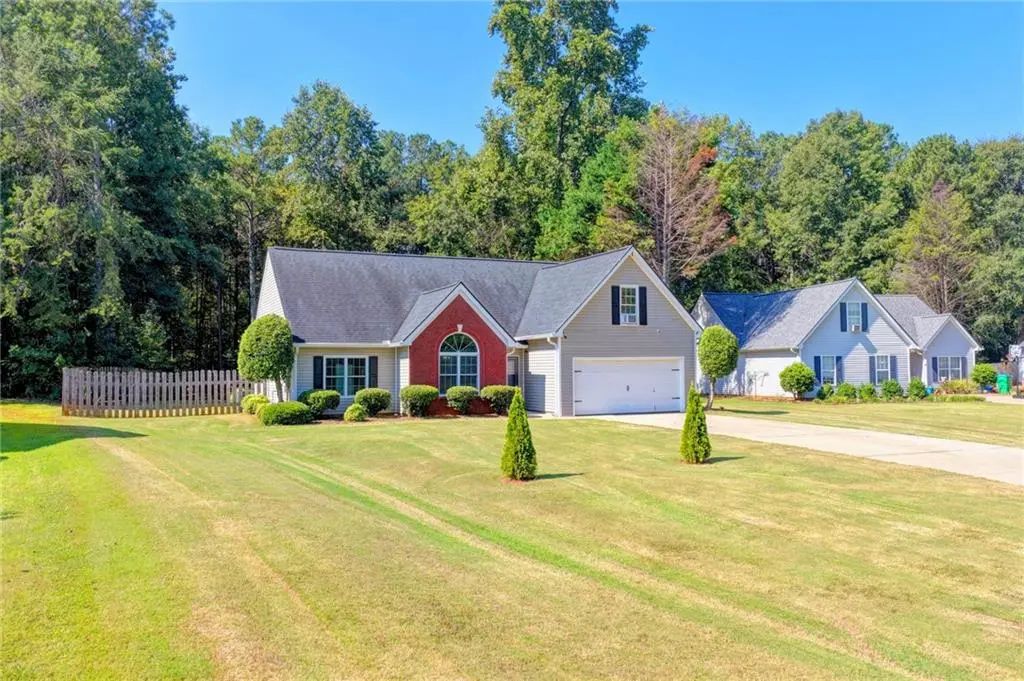 5496 Amber Cove Way, Flowery Branch