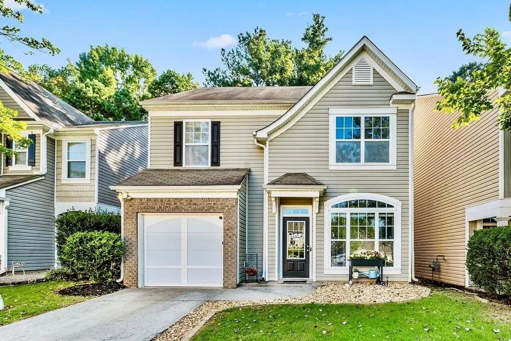 100 Oleander Way, Canton