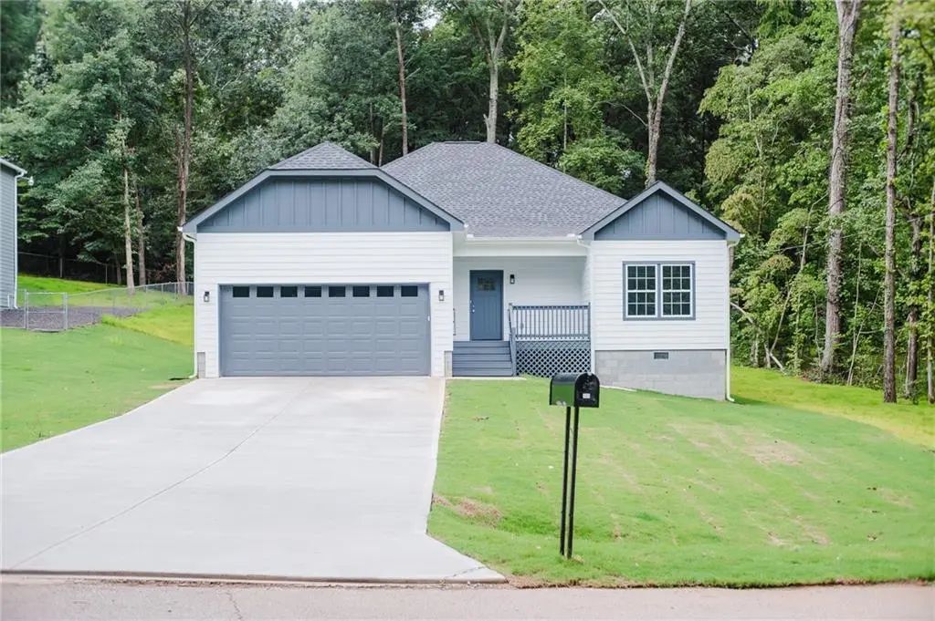 135 Harriette Drive, Stockbridge