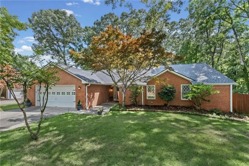 2665 Shadow Pine Drive, Roswell