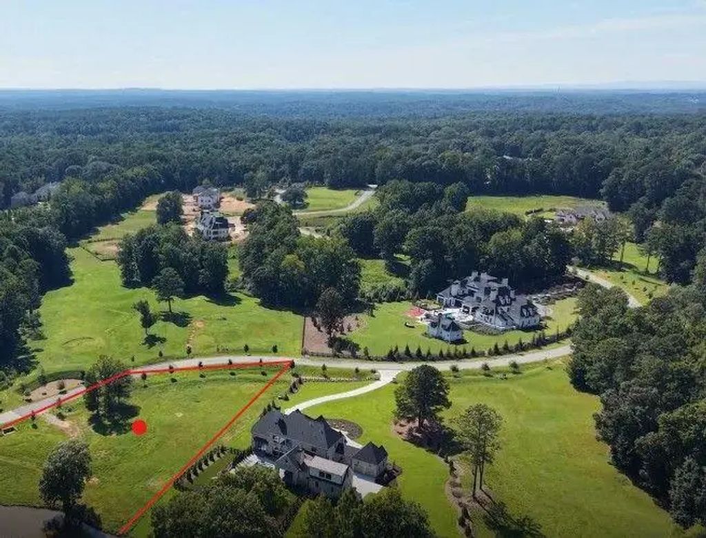 1070 Homestead Drive, Milton
