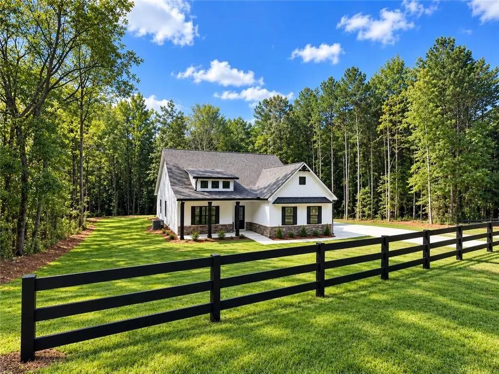 338 Dunn Road, Silver Creek