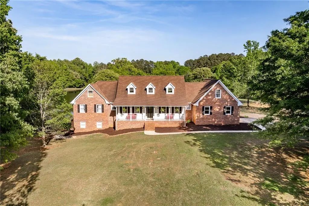 136 Hidden Lake Drive, Hull