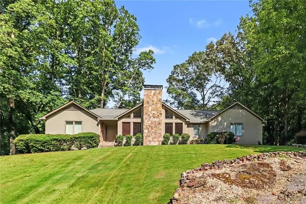 4098 Happy Valley Circle, Newnan