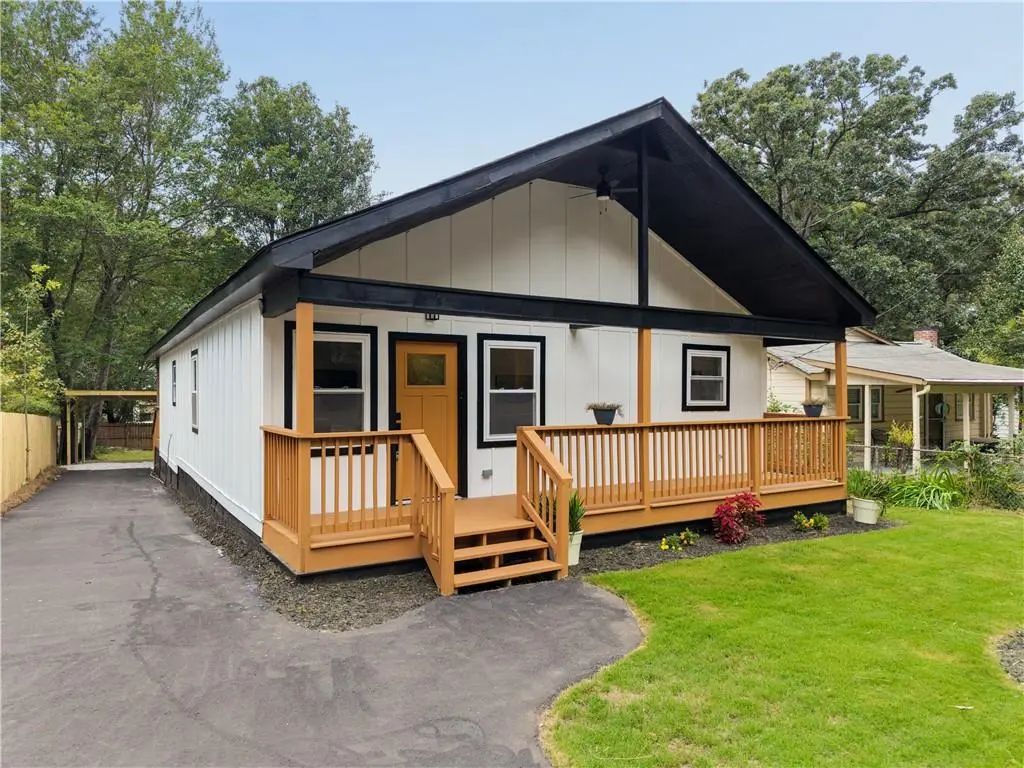 882 Tanner Drive, Scottdale