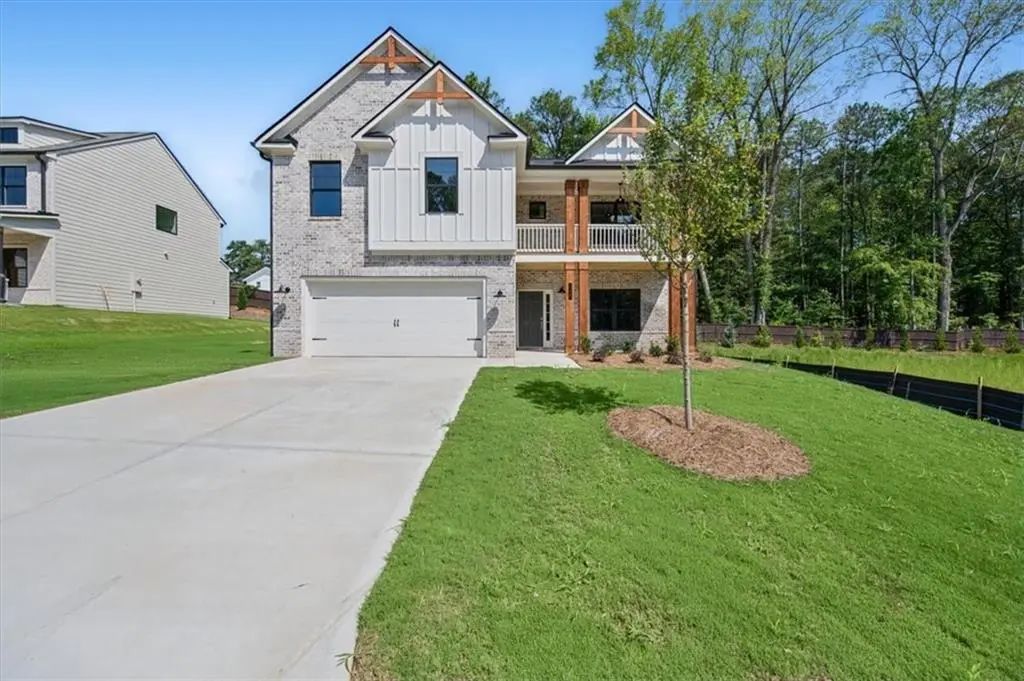 360 Waterbluff Drive, Mableton