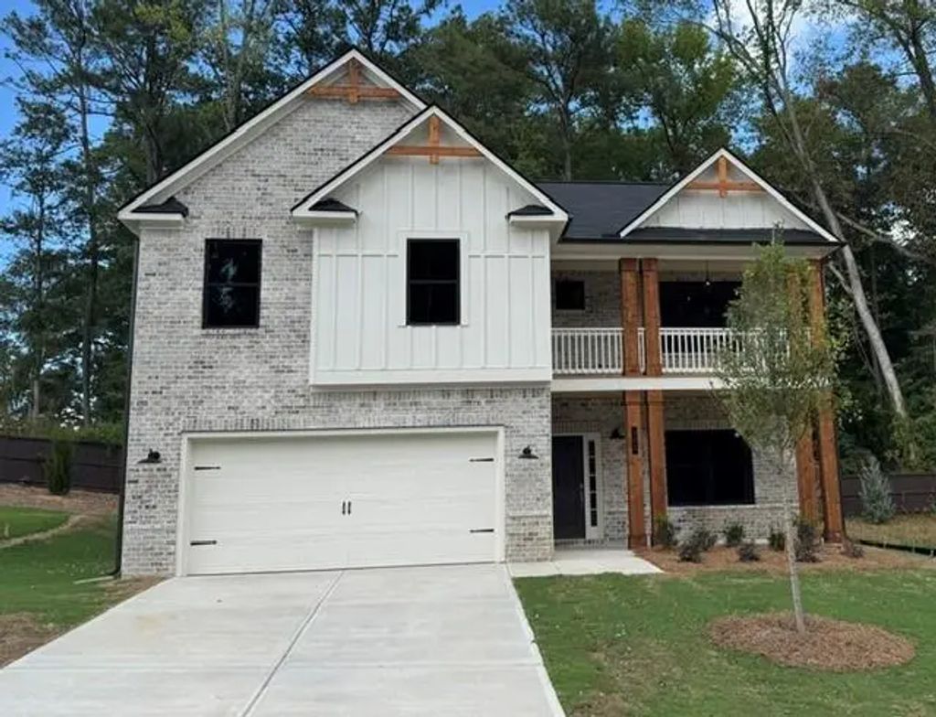 360 Waterbluff Drive, Mableton