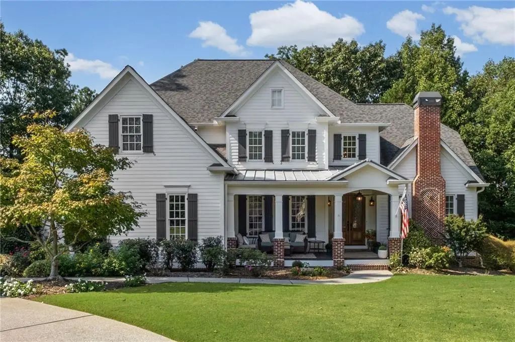 5015 Rockingham Drive, Roswell