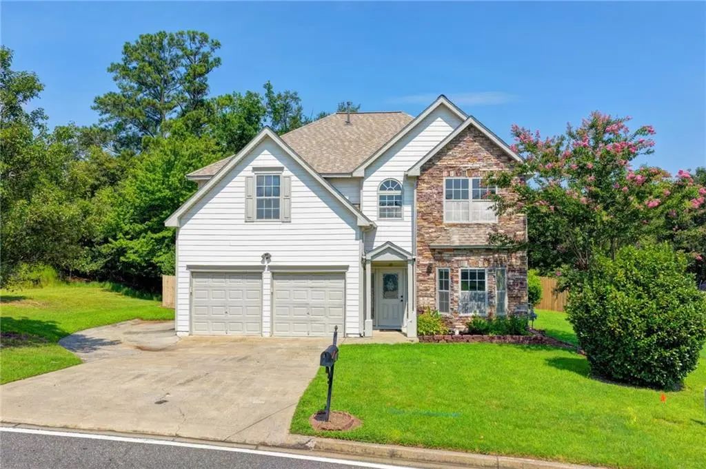 220 Nichols Drive, Suwanee