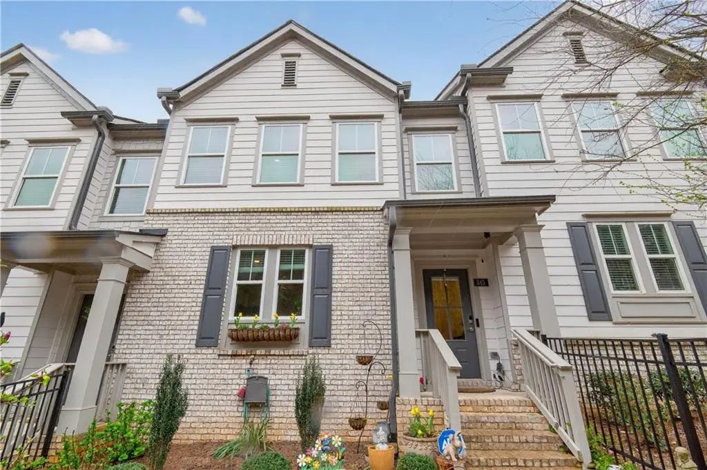 345 Vista Lane, Woodstock